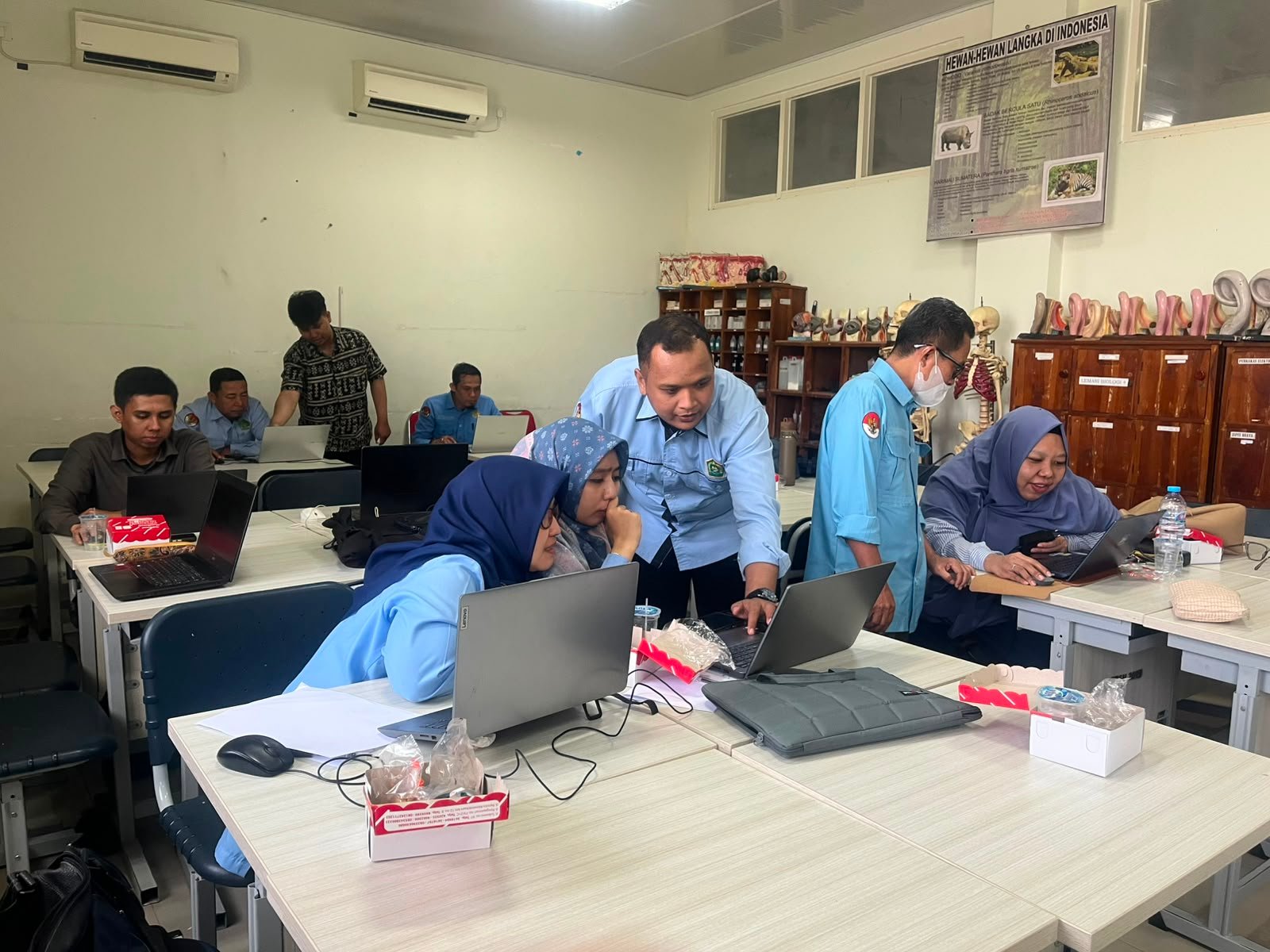 Siapkan Pembelajaran Berkualitas, Guru MTsN 1 Kota Makassar Ikuti Pelatihan Coding