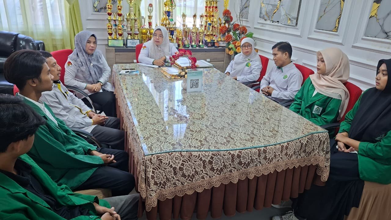 Perkuat Layanan Perpustakaan, MTsN 1 Kota Makassar Terima Mahasiswa PKL UIN Alauddin