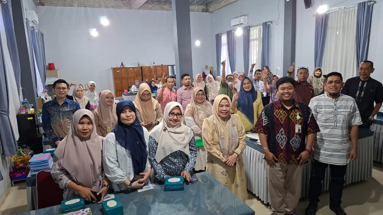 MTsN 1 Makassar Dukung Program One School One Family